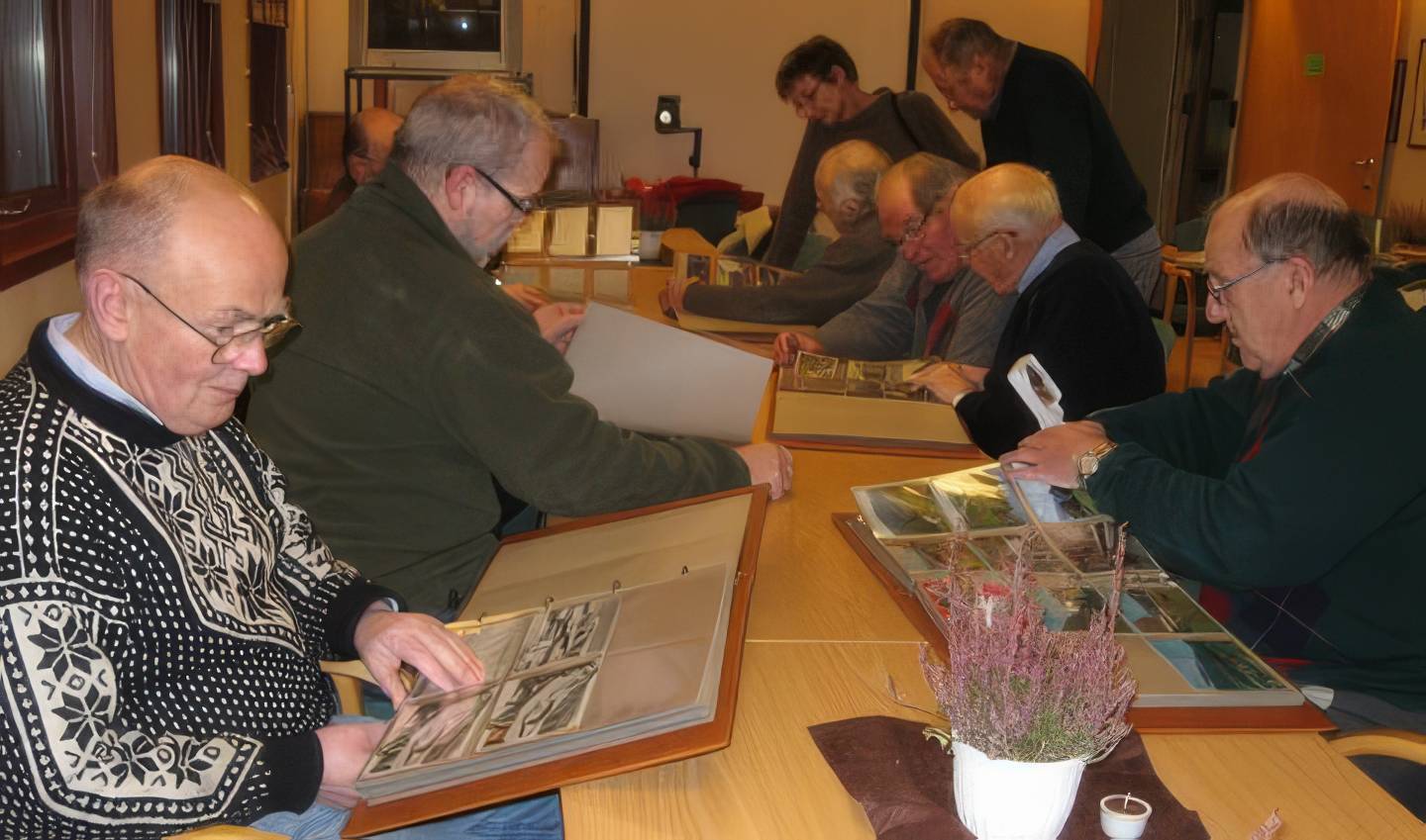 Bilete relatert til Voss ættesogelag:  Foto: Marianne BakketunBiletet under: Interessa fo...