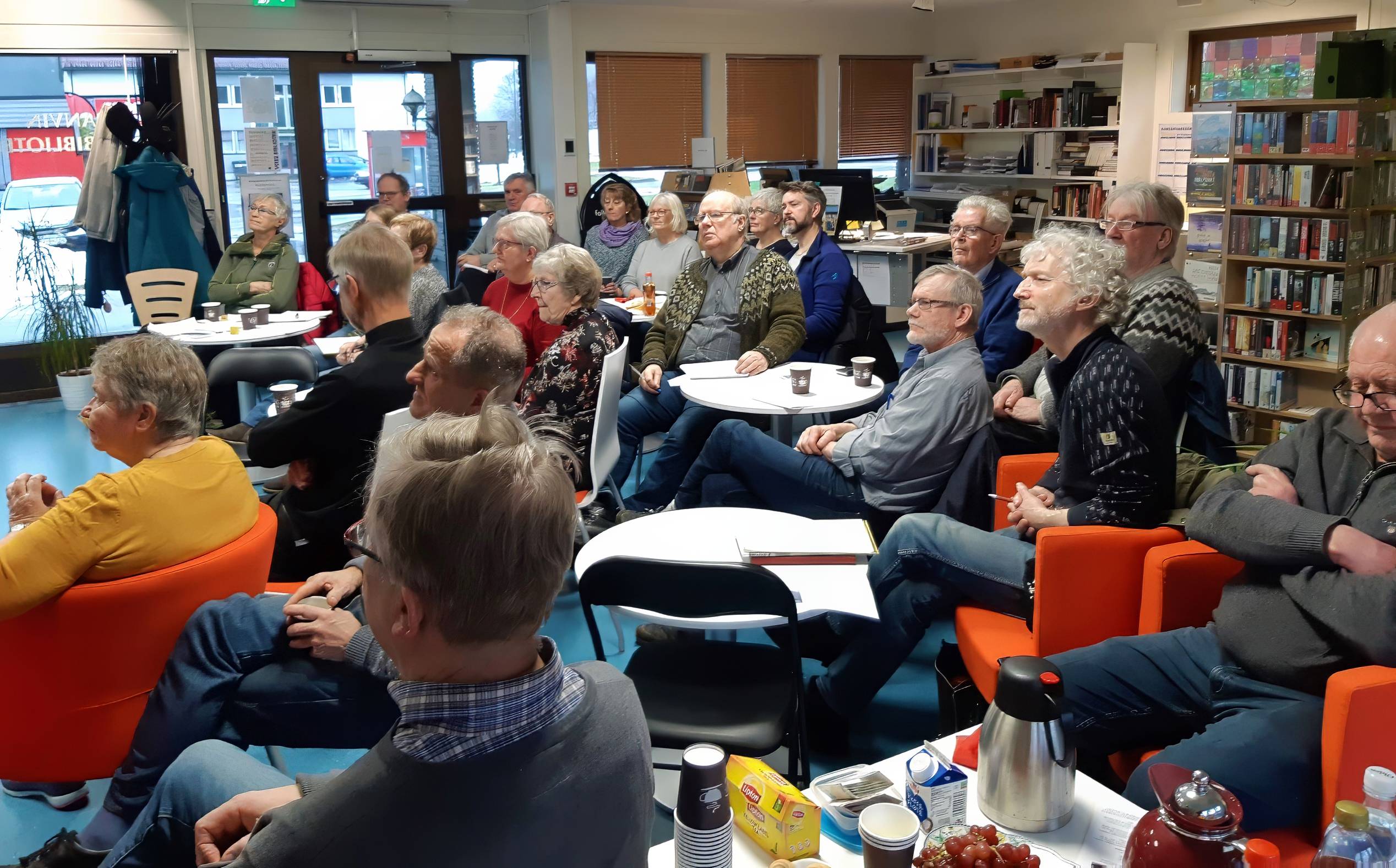 Bilete relatert til Voss ættesogelag:  Vellukka slektslaurdag i GranvinVellukka slektslau...