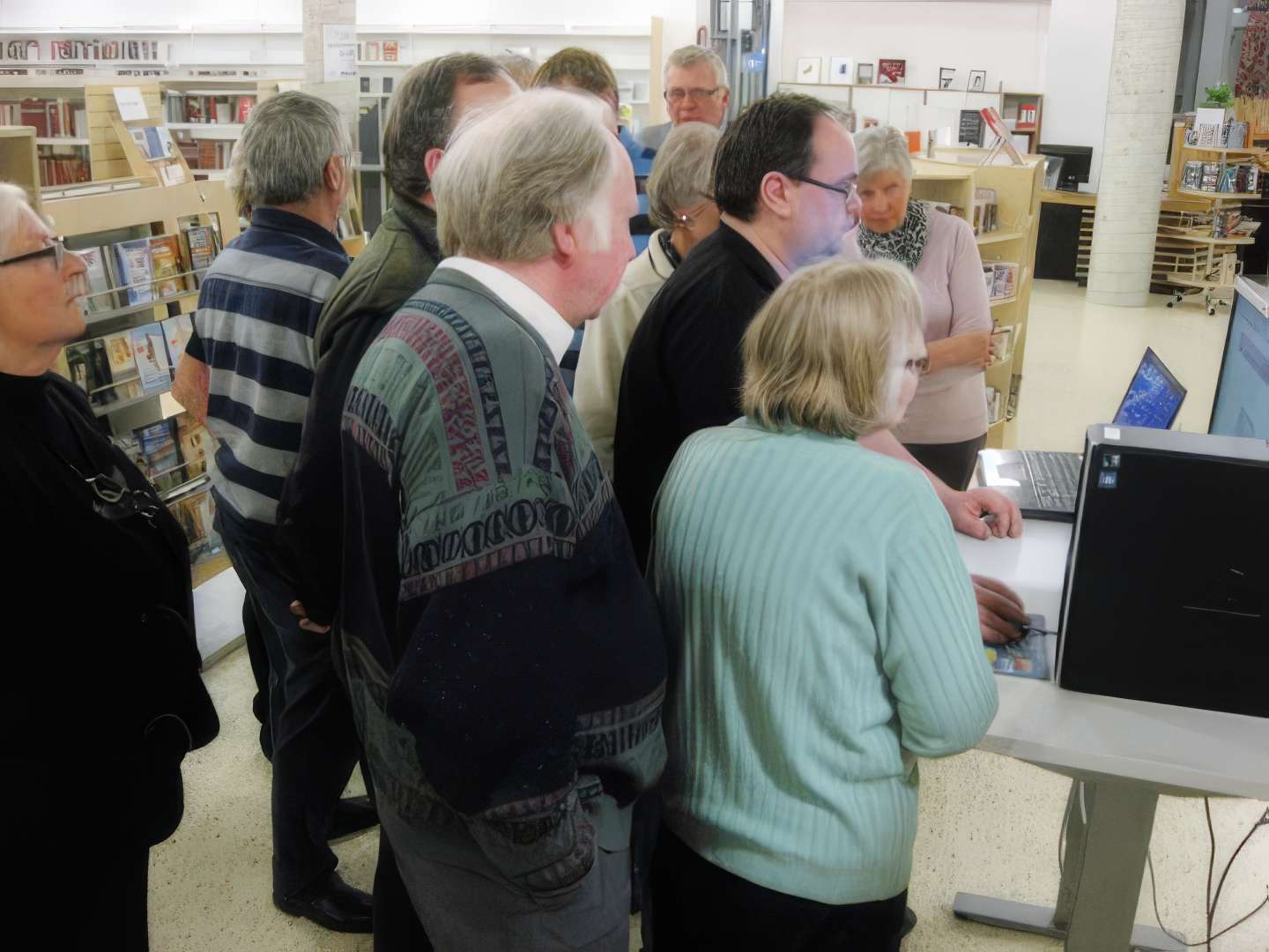 Bilete relatert til Voss ættesogelag:  Vitjing av DIS-HordalandMøtet 22. mars vart eit sl...